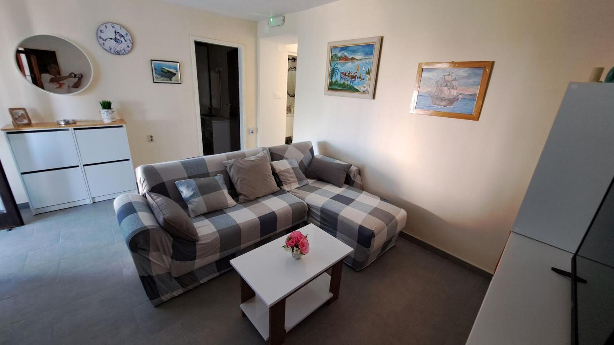 Apartments Damjan Brist Esterno foto