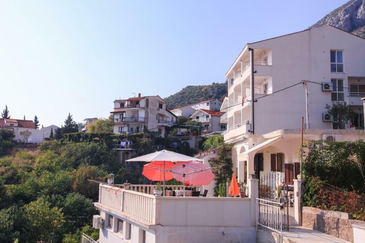 Apartments Damjan Brist Esterno foto